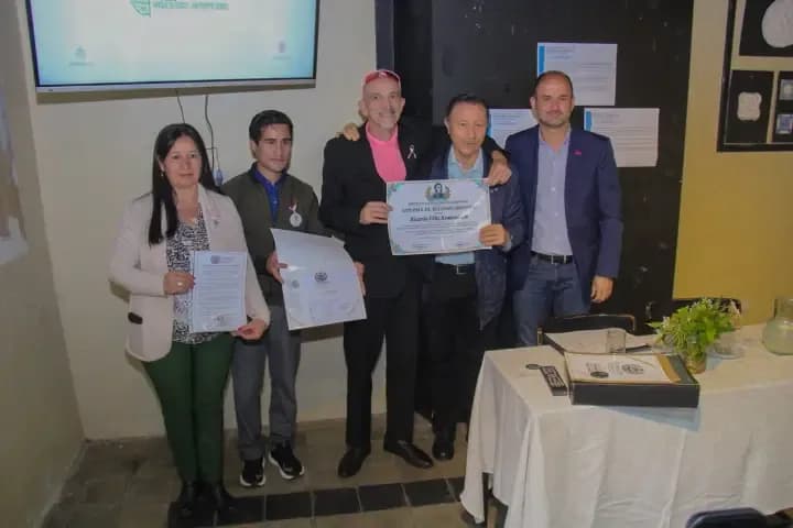 La Fundación Identidad Cultural y Desarrollo reconoció a Ricardo Félix Krakowiechi y a la escritora Lorena Penayo