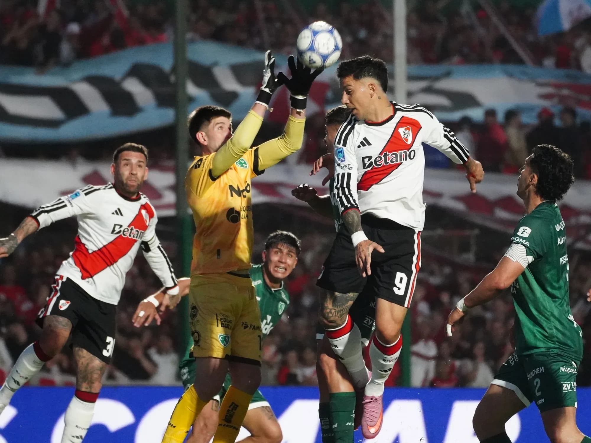 Con el empate contra Sarmiento, River está afuera de los playoffs y en la cornisa de la Libertadores