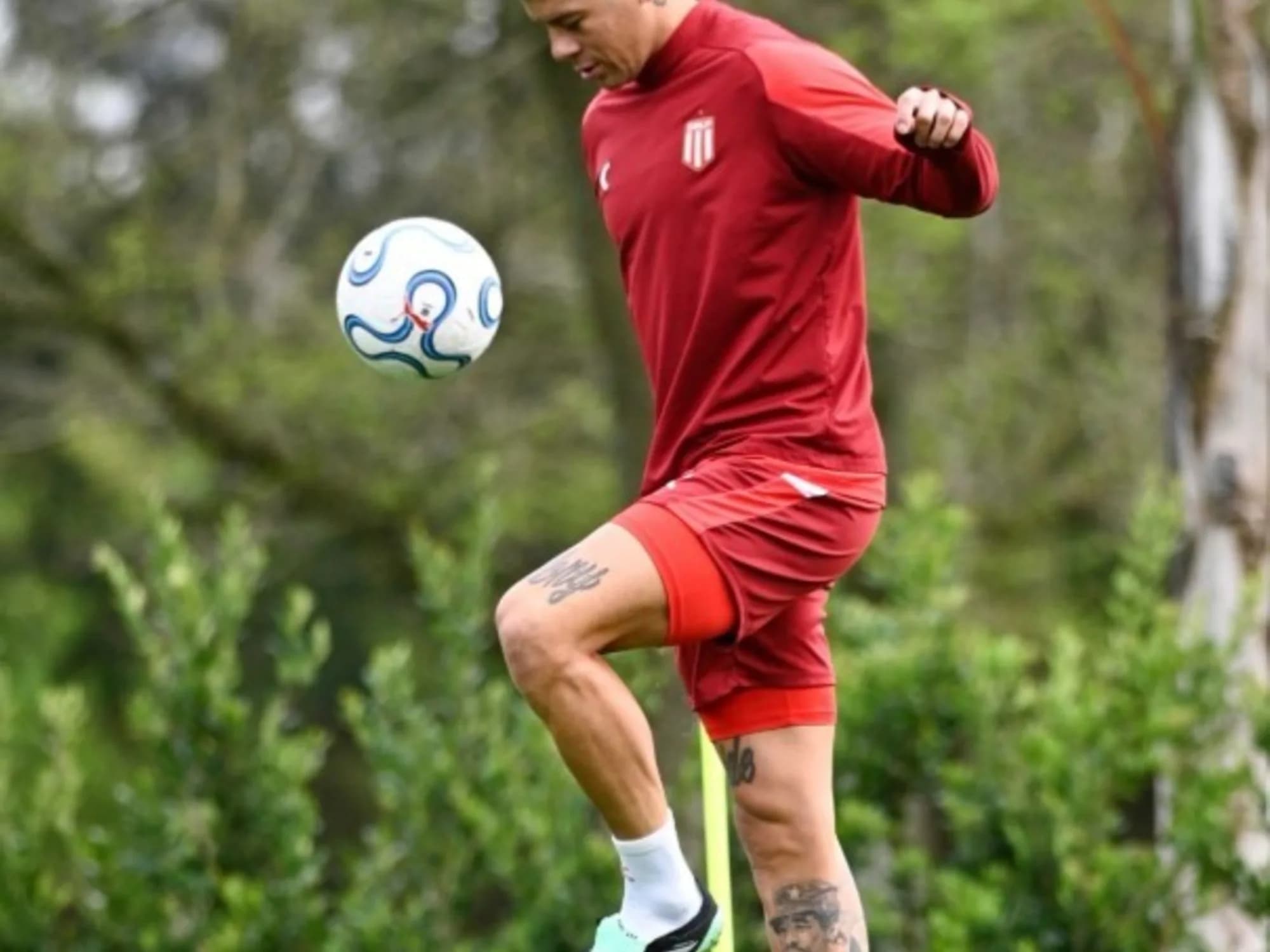 Rojo aún no figura en la lista de la Libertadores y Estudiantes aguarda horas antes de la semi con Flamengo