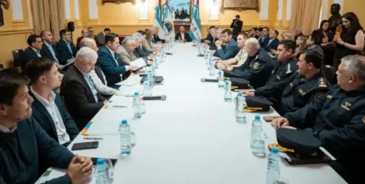 Corrientes activa el COE y despliega asistencia a familias ribereñas