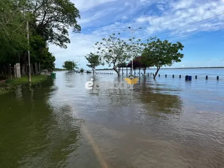 Diario época en Itatí: El río Paraná llegó a los 6,80 metros y hay vecinos autoevacuados