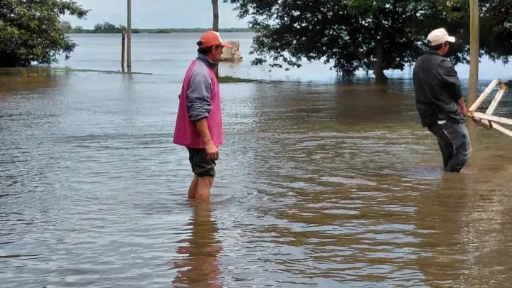 El Niño se intensificaría hasta febrero y advierten que la crecida del Paraná podría extenderse durante meses