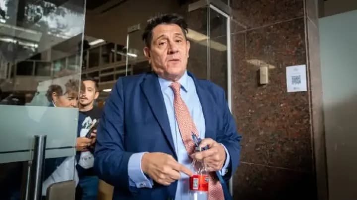 Baqué apuntó contra Dupuy antes de su declaración