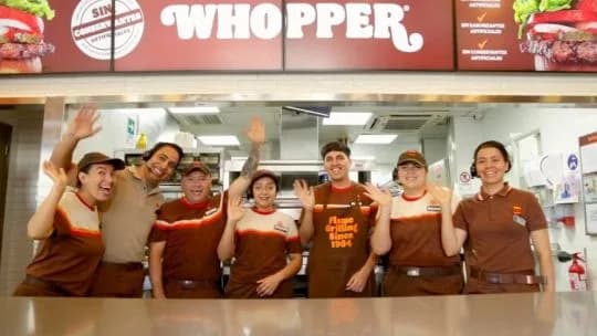 Cuánto cobran los empleados de McDonald's, Burger King y Mostaza en octubre 2026