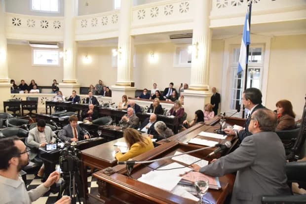 Senado aprobó resoluciones sobre la seguridad y los límites en Isla Apipé*