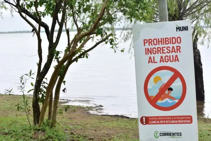 Clausuraron la playa Molina Punta y ya son tres los balnearios inhabilitados en Corrientes