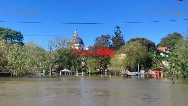 No cesa la creciente del río Paraná en Itatí: "Es un momento muy angustiante, pero siempre nos levantamos con fe"