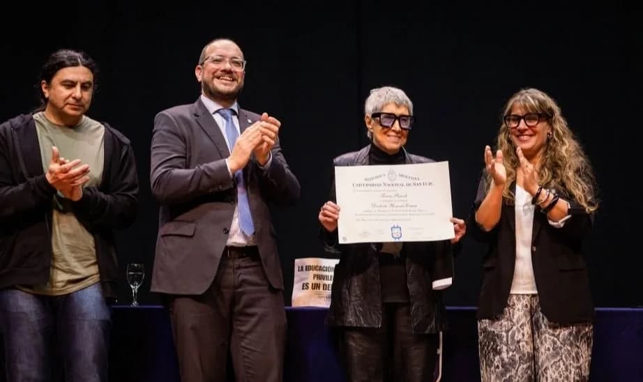 Teresa Parodi recibió el Doctorado Honoris Causa de la Universidad Nacional de San Luis