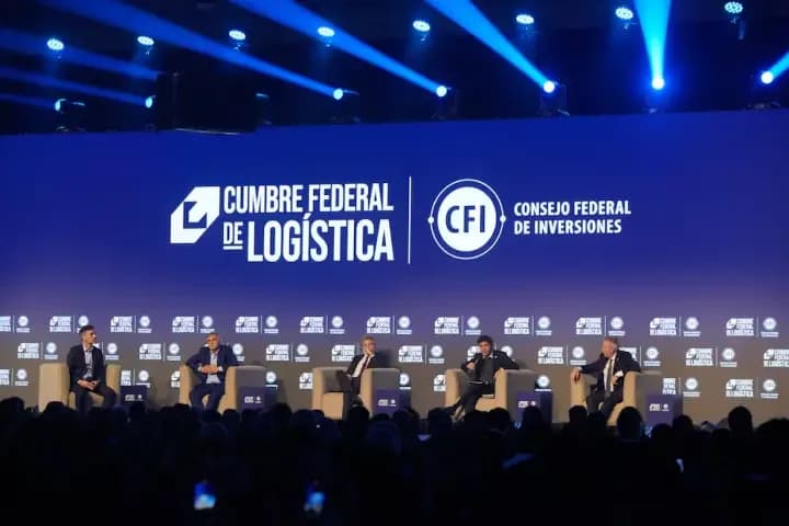 "Estamos sufriendo": Kicillof le respondió a Santilli y criticó a Milei