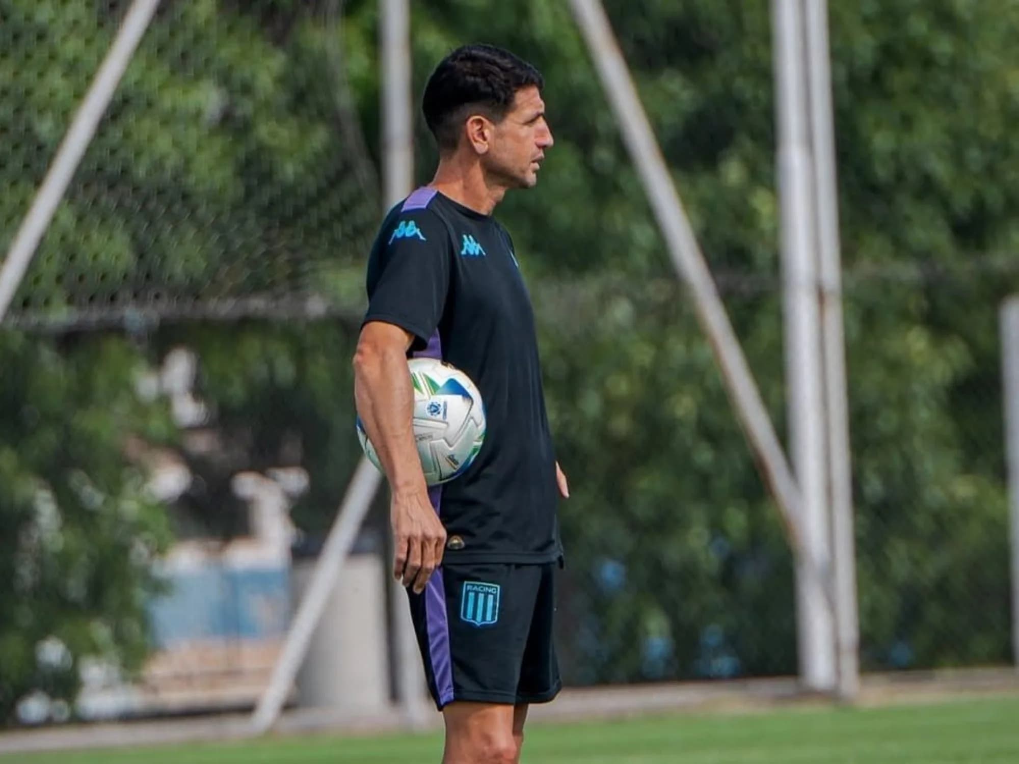 Los dos cambios que probó Chirola Romero en Racing para el clásico ante Independiente: la posible formación