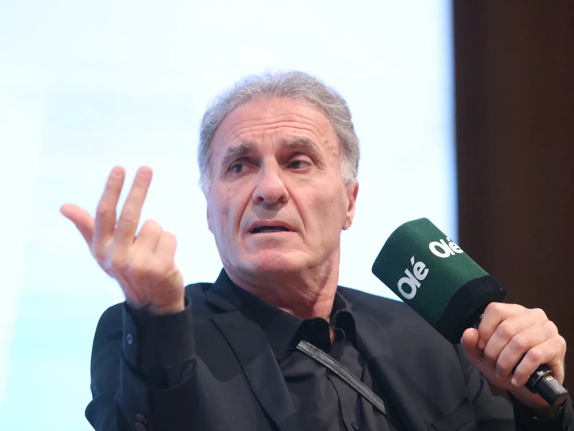 Ruggeri: del "Ponzio quiere seguir" al "es de locos que se hable de Ramón Díaz"