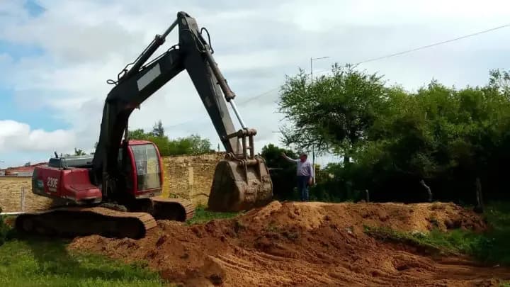 En Goya comienzan a levantar terraplenes de defensa en el sur de la ciudad