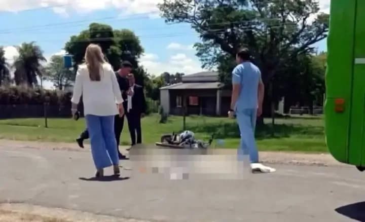 Mujer iba en moto
y murió embestida
por un colectivo