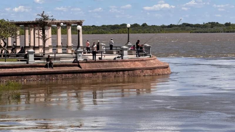 El Paraná superó los 6,50 metros y Prefectura activó la etapa de alerta en Corrientes
