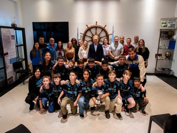 La Comisión Directiva regatense reconoció a los laureados deportistas