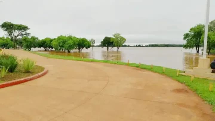 Santo Tomé aliviada por la bajante y Alvear está en alerta por avance del río