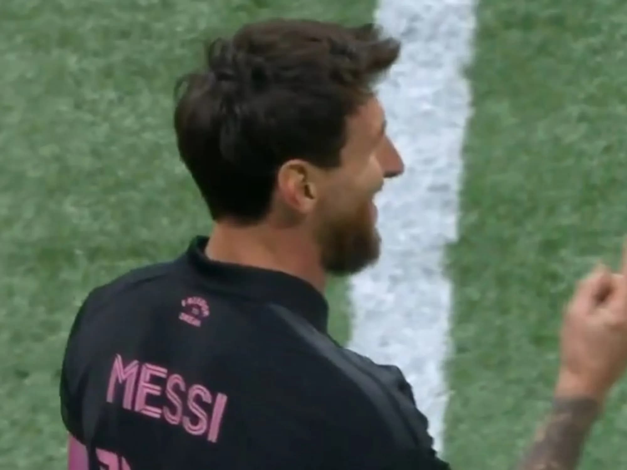 Dos perlas del show de Messi: el gesto y la bronca con un ex Boca y cambio de camiseta con un ex River