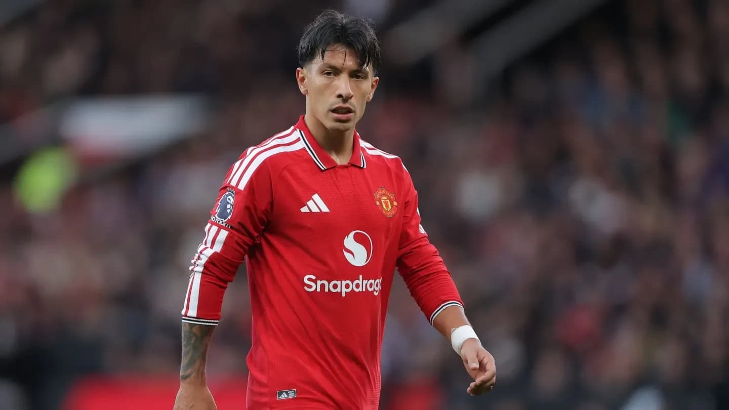 Lisandro Martínez salió en el entretiempo del empate entre Manchester United y Leeds - TyC Sports