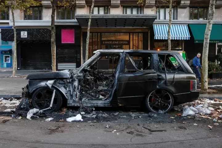 Tensión en Francia: violentas protestas dejan un muerto y miles de detenidos