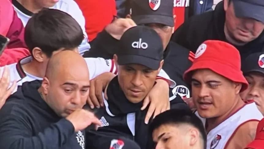 Enzo Pérez se mezcló con los hinchas de River en la popular - TyC Sports
