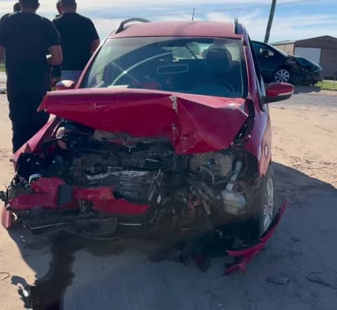 Estaba ebrio, salió a la ruta y provocó un choque