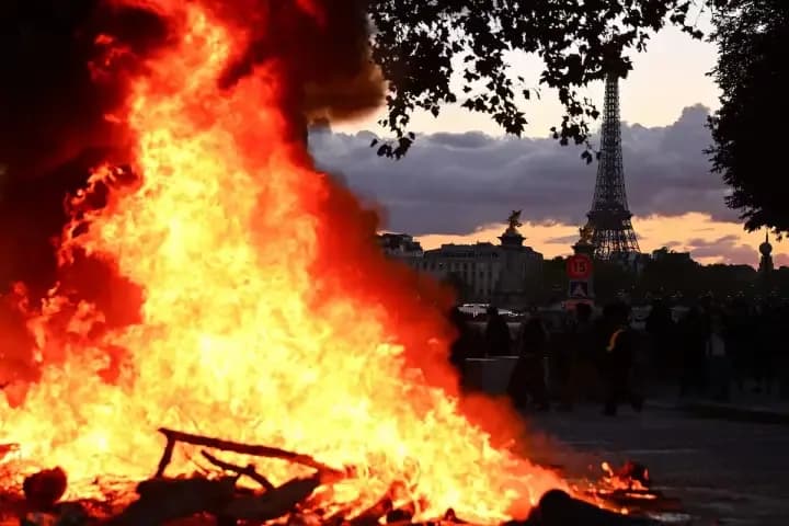 Francia: 1.200 detenidos tras jornada de protestas y disturbios