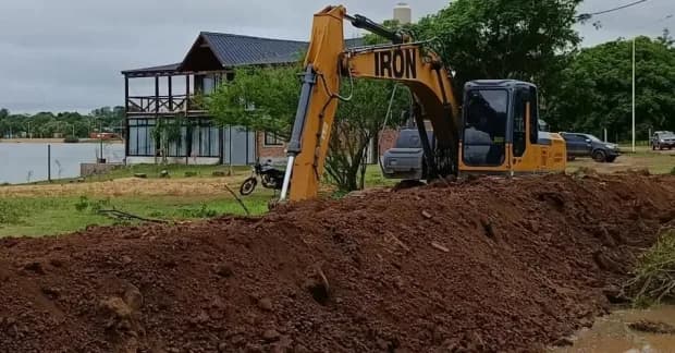 Intendente de Paso de la Patria sufrió una grave lesión mientras recorría defensas sobre el río Paraná
