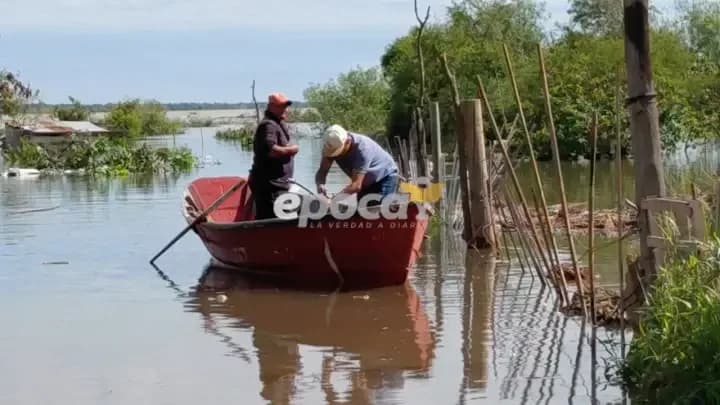 Creciente del Paraná en Capital: la impotencia de vecinos por perder sus cosas