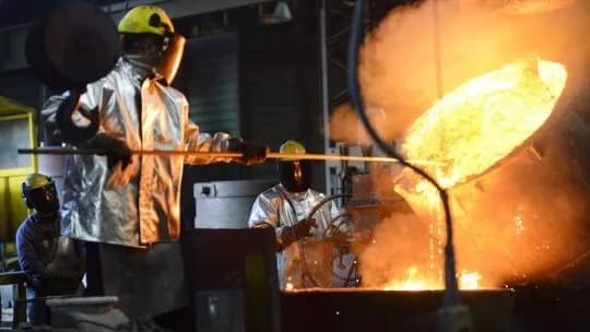 La actividad metalúrgica cayó 3,3% internaual en septiembre y acumula una baja de 5,3% en todo 2026