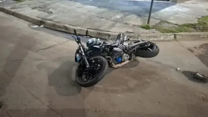 Joven chocó contra una palmera y murió