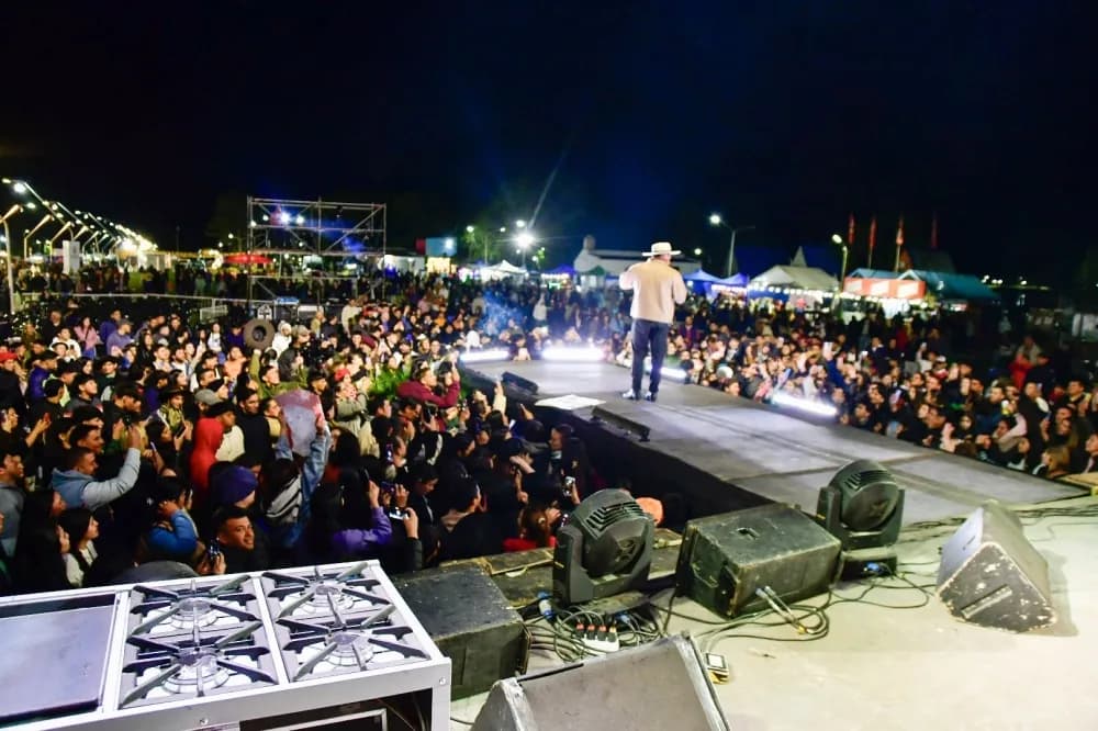 Saladas vivió una exitosa XXIII Fiesta Provincial de la Miel y el Desarrollo Emprendedor