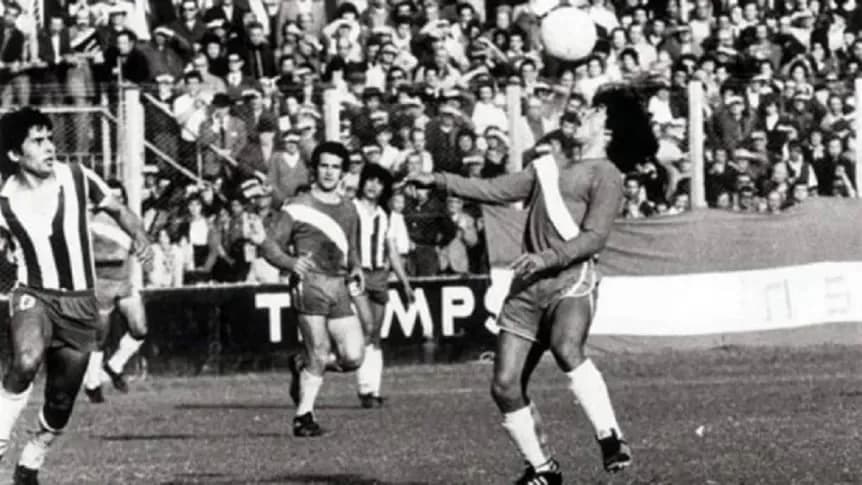 Debut de Diego Maradona: mitos y verdades sobre el famoso "primer caño" - TyC Sports