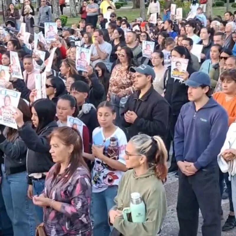 Multitudinaria marcha para pedir la pronta aparición con vida de la docente Nanci Godoy