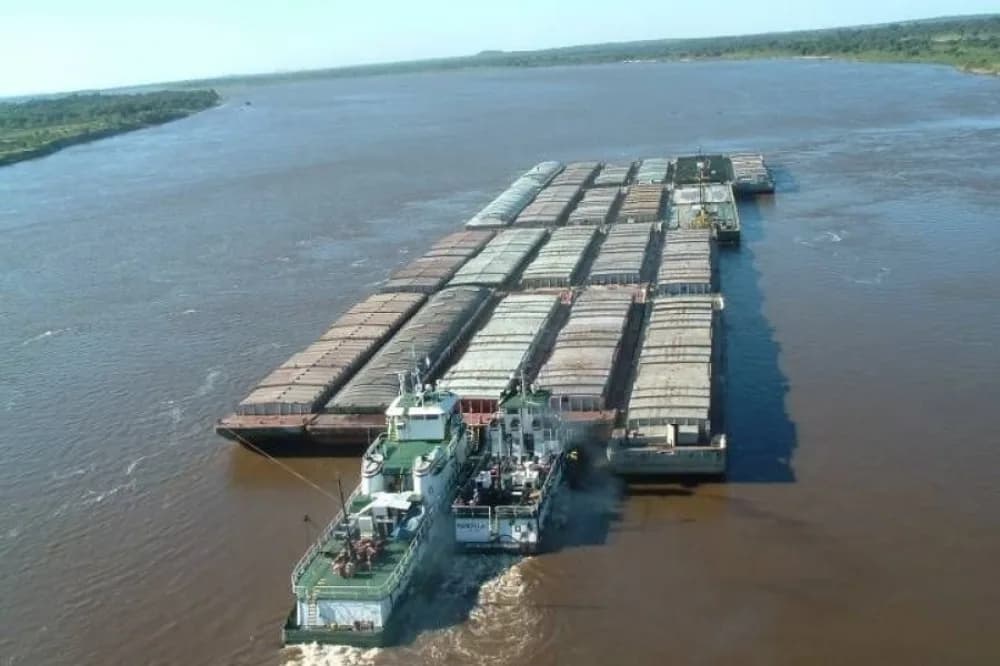 A pesar de la creciente del Paraná continúa la actividad portuaria