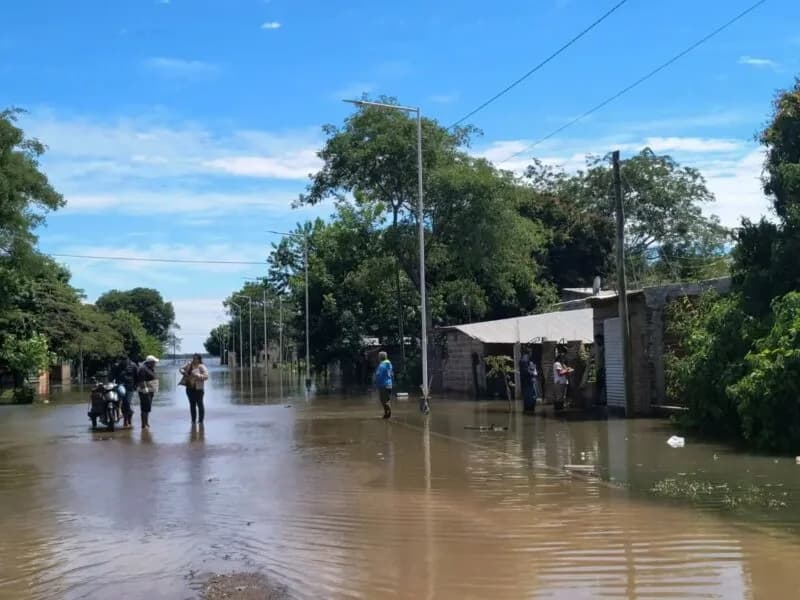 En Itatí aguardan que el Paraná se estacione