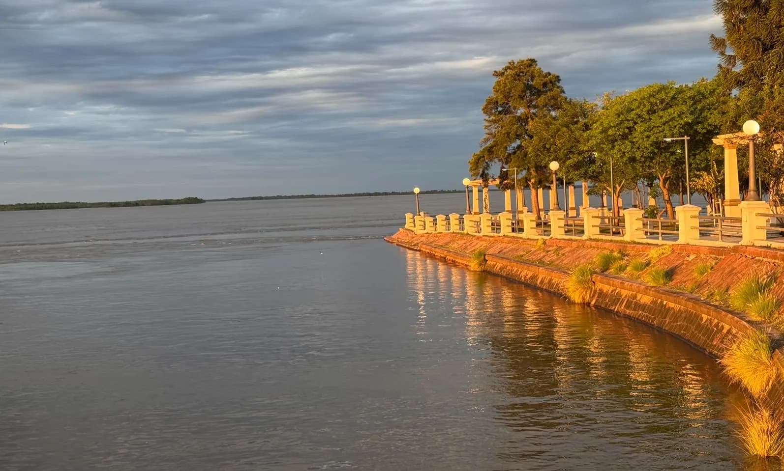 Corrientes en alerta por tormentas fuertes y vientos de hasta 90 km/h