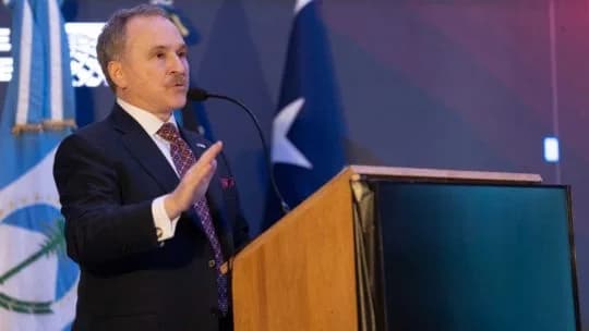 Lamelas anunció hasta US$ 20.000 millones en inversiones y condicionó el apoyo de EE.UU. al rumbo político después de 2027