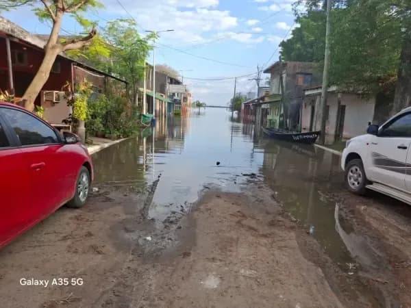 El río se mantiene estacionado en 8,28 metros en Itatí pero supera el nivel de evacuación