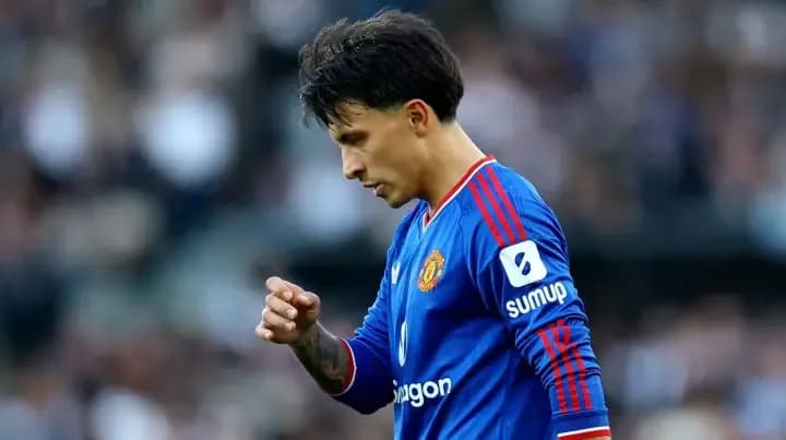 Lisandro Martínez podría dejar el Manchester United