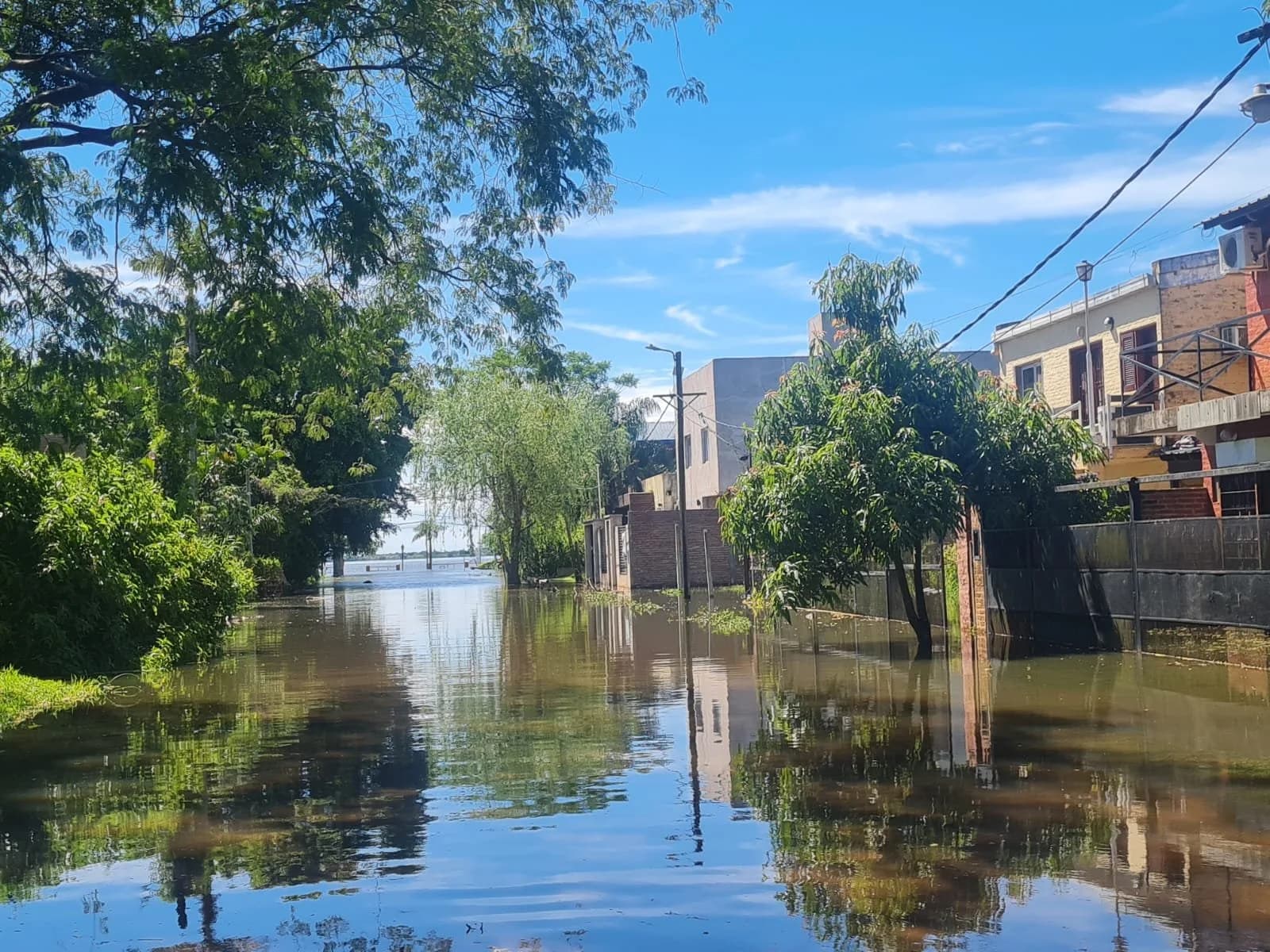 Crecida de los ríos Paraná y Uruguay: ya hay más de 1.000 personas afectadas en Corrientes