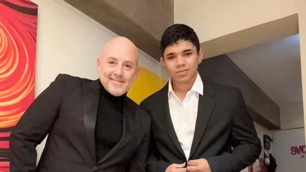 Muscari unió dos departamentos y creó una casa para vivir con su hijo Lucio