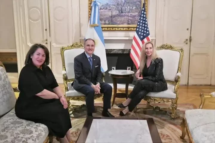 Karina Milei recibió al embajador de EE.UU. por millonarias inversiones