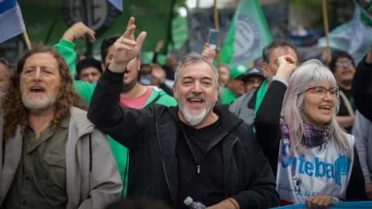 ATE se movilizó a Olivos contra los retiros voluntarios financiados con deuda