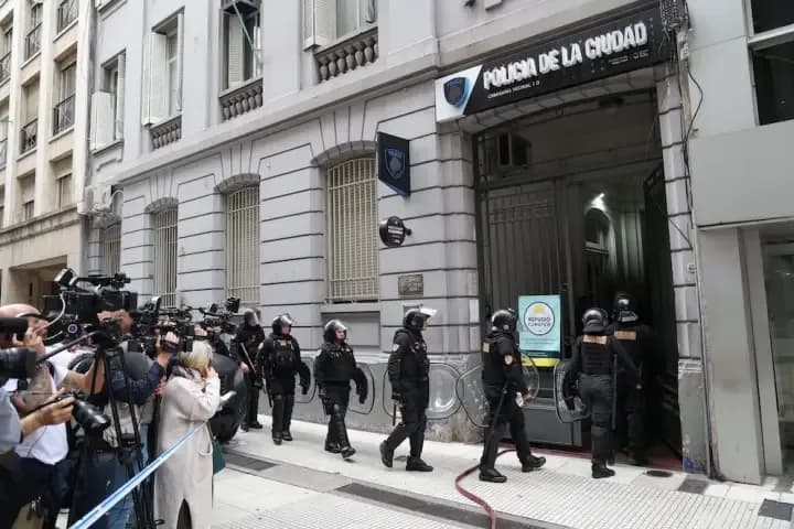 Motín en Buenos Aires: presos tomaron de rehén a un policía