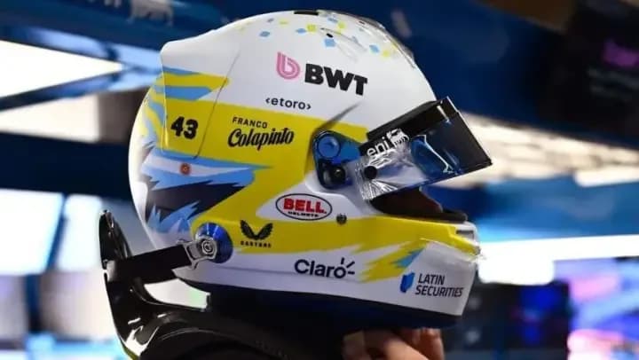 Colapinto presentó su nuevo casco con detalles de Boca y Mercado Libre