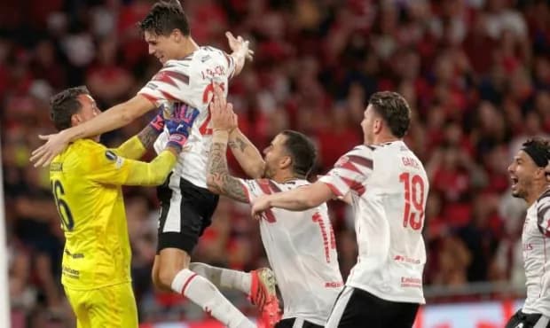 Copa Libertadores: Estudiantes, con una gran actuación de Fernando Muslera, es finalista