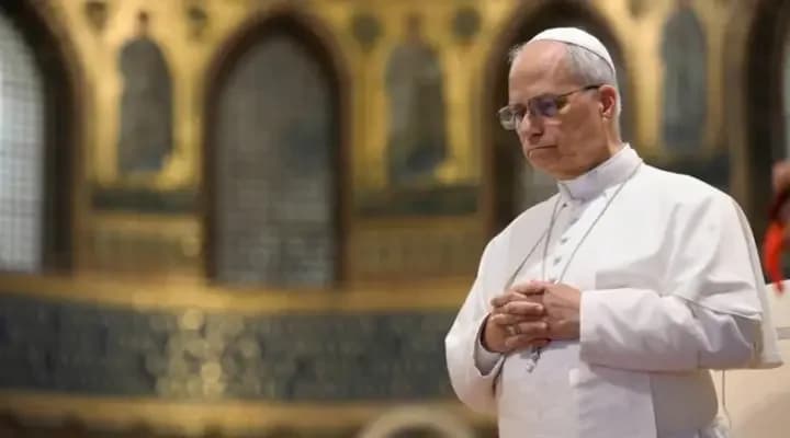 El papa León XIV suspendió su viaje a Asís por recomendación médica