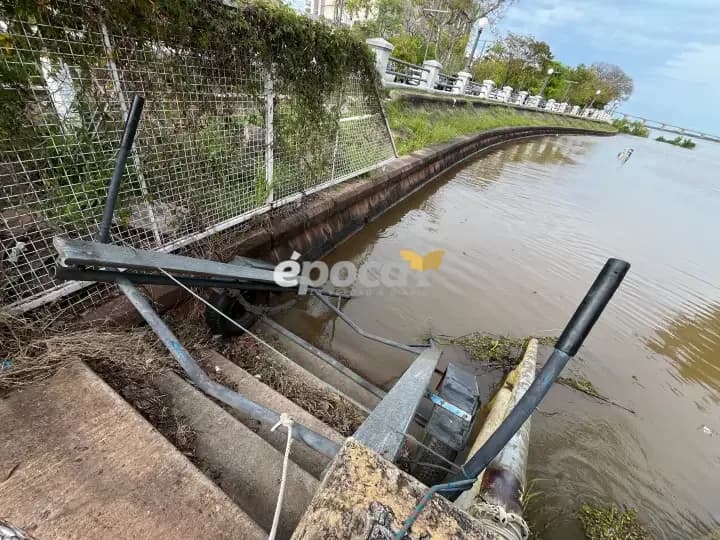 El río Paraná frente a Corrientes capital continúa en etapa de evacuación
