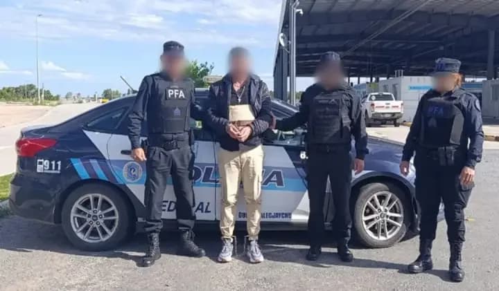Extraditaron a Uruguay a un prófugo con alerta roja de interpol por una causa de tráfico de armas y drogas