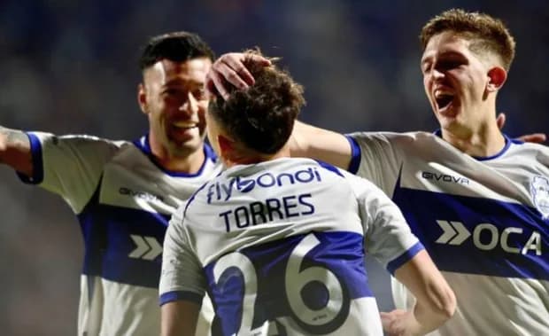 Torneo Clausura: Ni el VAR pudo frenar a Gimnasia que liquidó a Sarmiento y se prende bien arriba